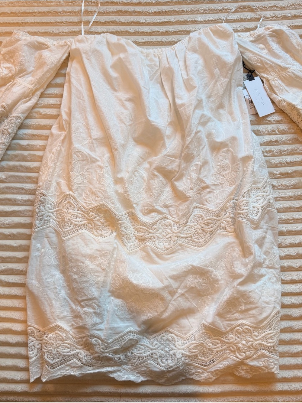 ASTR The Label White Off-Shoulder Embroidered Mini Dress